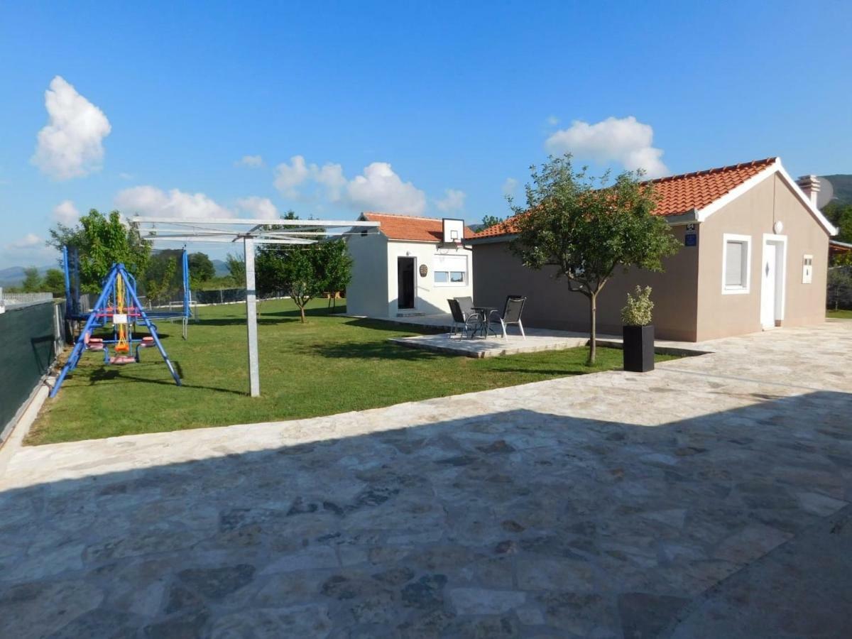 Vacation House Radosic Radosic  Bagian luar foto